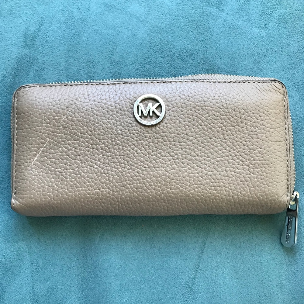 Used Michael Kors wallet